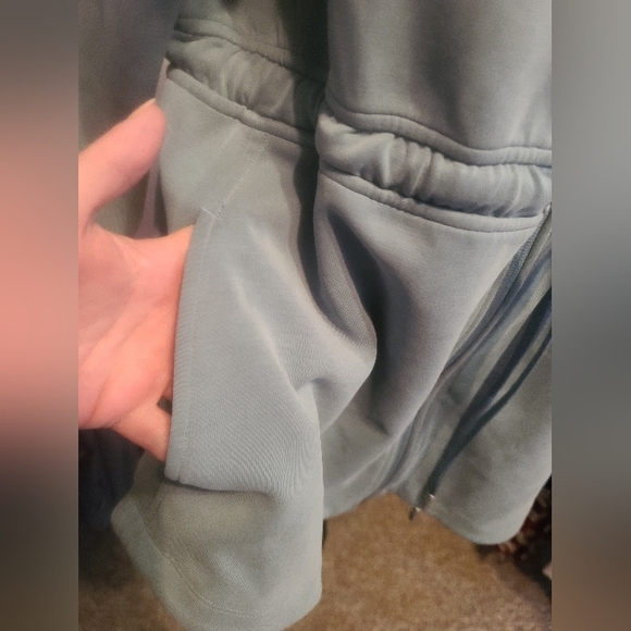 lululemon athletica Softstreme Cinch-Waist Jacket - Green - Picture 7 of 13